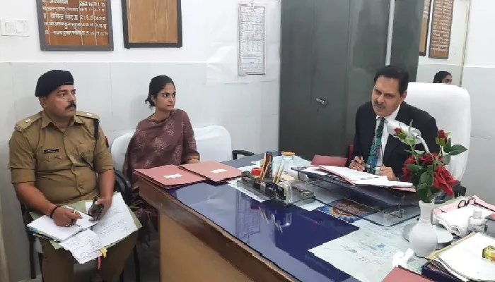 बैठक : राष्ट्रीय लोक अदालत में निपटाएं ज्यादा से ज्यादा वाद