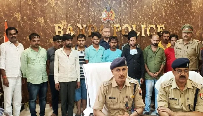 पुलिस का गुडवर्क : छापेमारी में 13 जुआरी गिरफ्तार, लाखों की रकम बरामद