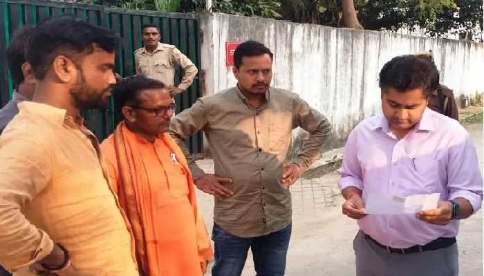 एसडीएम को सौंपा ज्ञापन : निजी भूमि पर हो रहे अवैध खनन पर ग्रामीणों ने खोला मोर्चा