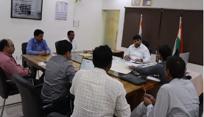 डीएम की बैठक : …तो बुंदेलखंड एक्सप्रेसवे से जुड़ेगा राम वनगमन मार्ग