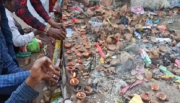 दीपोत्सव : तीर्थक्षेत्र में लाखों श्रद्धालुओं ने दीपदान कर कमाया पुण्य