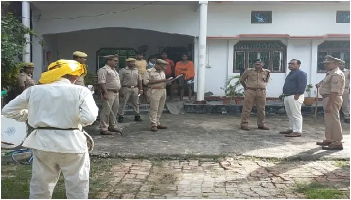 देवरिया के कुख्यात अपराधी का वजूद कुर्क, प्रशासन ने जब्त की 45 लाख की संपत्ति