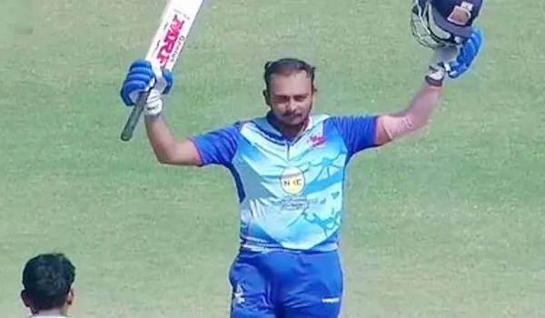 Prithvi Shaw Century : पृथ्वी शॉ की बैटिंग के आगे पस्त हुए असम के गेंदबाज, 46 गेंदों में जड़ दिया शतक