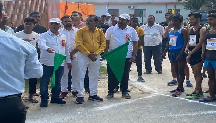 प्रतियोगिता : महाविद्यालय में दौड़ प्रतियोगिता के प्रतिभागी सम्मानित