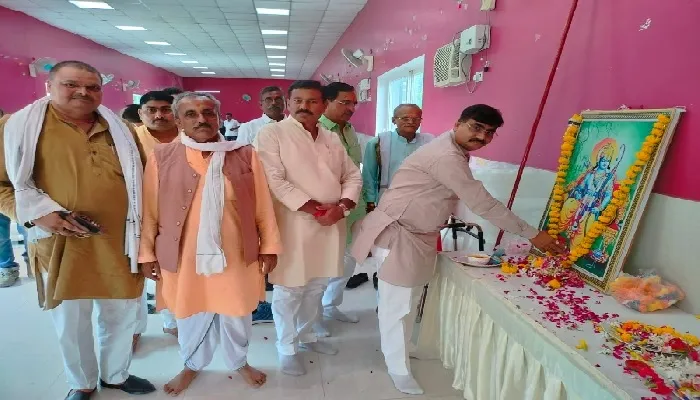 बांदा : क्षत्रिय समाज ने शस्त्र पूजन कर मनाया दशहरा मिलन समारोह