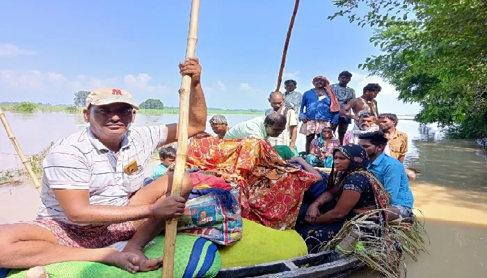 बाढ़ का कहर : हजार बीघा से अधिक फसलें जलमग्न, सैकड़ों आशियाने ढहे