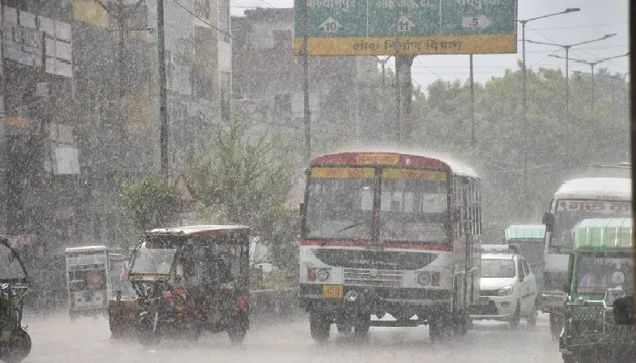 डीएम का निर्देश : भारी बारिश के चलते बंद रहेंगे कक्षा 1 से 12 तक के स्कूल