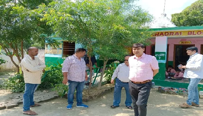 औचक निरीक्षण : बीएसए ने पांच परिषदीय विद्यालयों को दिए आवश्यक निर्देश
