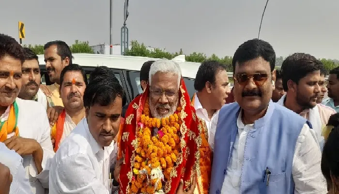 जलशक्ति मंत्री के स्वागत में उमड़े भाजपा नेता