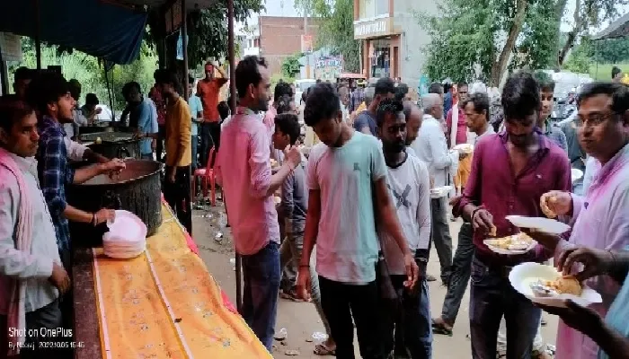 भोज : दशहरा पर परशदेपुर में विशाल भंडारा अयोजित