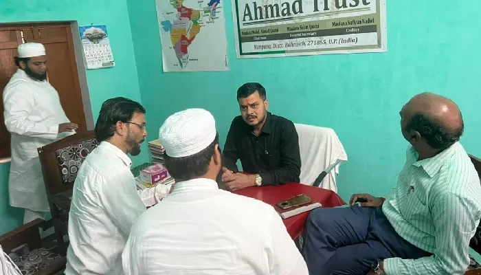 बहराइच : जिला अल्प संख्यक कल्याण अधिकारी ने मदरसे का किया सर्वे