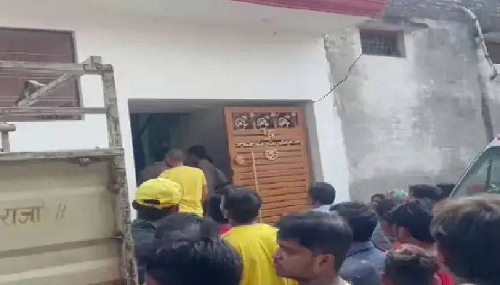 लखनऊ : पत्नी की निर्मम हत्या करने के बाद फंदा लगाकर पति ने दी जान
