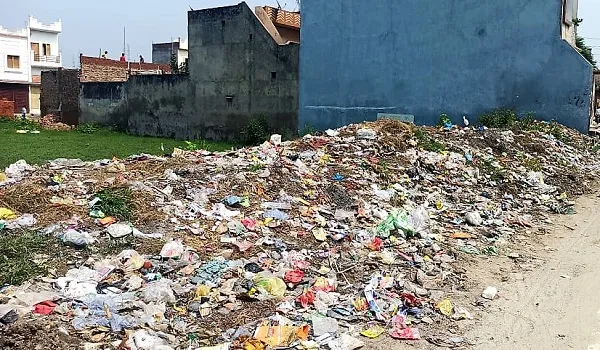 मुरादाबाद : पर्दे में पार्षद, पति निभा रहे जिम्मेदारी