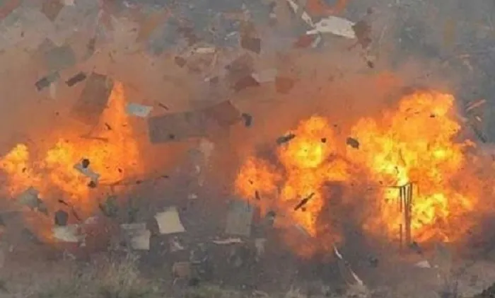 पटाखा बनाते समय हुआ विस्फोट, एक घायल