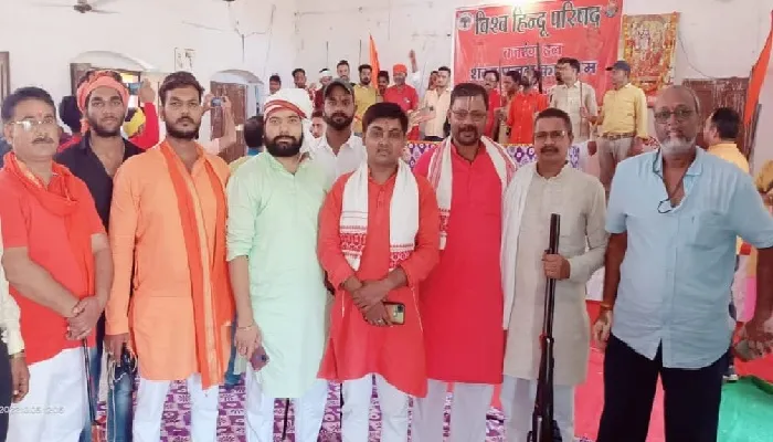 चित्रकूट:  विहिप कार्यकर्ताओं ने शस्त्र पूजा की दी बधाई