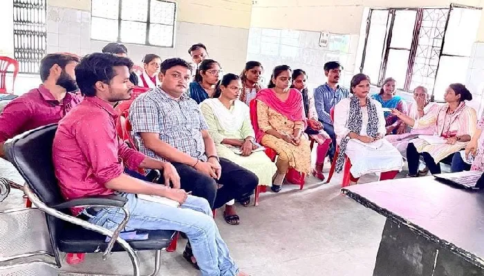 वेतन से महरूम कैसे मनेगा त्योहार! दो माह से संविदाकर्मियों को नहीं मिली सैलरी, नाराजगी