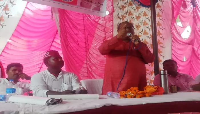 मंडलस्तरीय समीक्षा : बीमा योजना की असंतोषजनक प्रगति पर नाराज मत्स्य मंत्री