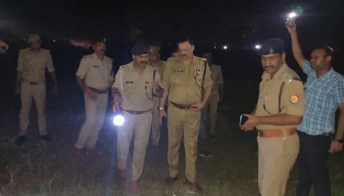 पुलिस मुठभेड़ : दोहरे हत्याकांड के फरार आरोपी के पैर में लगी गोली