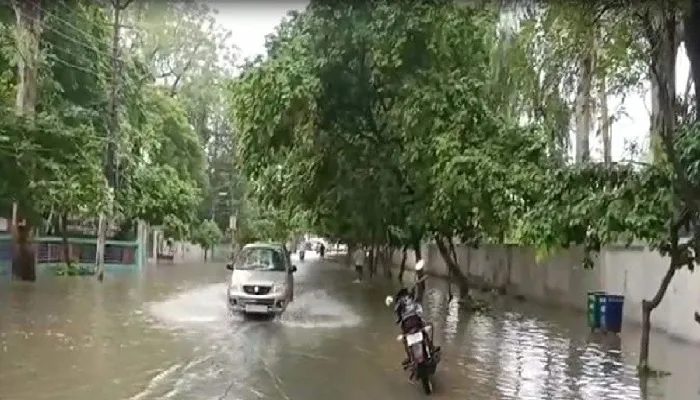 डीएम का निर्देश : भारी बारिश के चलते जिले में कल से बंद रहेंगे स्कूल
