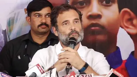 RSS ने अंग्रेजों की मदद की, सावरकर को स्टाइपेंड मिल रहा था: राहुल गांधी
