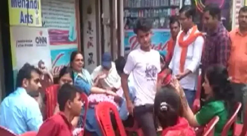 करवा चौथ: मेहंदी का सुर्ख रंग…धर्म पर जंग!, BJP विधायक ने लगाया लव जिहाद का आरोप