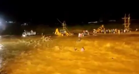 माता के विसर्जन में मौत का सैलाब: जलपाईगुड़ी में डूबने से आठ लोगों की मौत, कई लापता