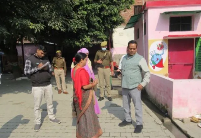 शाहजहांपुर: गंदगी और नालियों की सफाई ठीक न होने पर सफाई निरीक्षक तलब