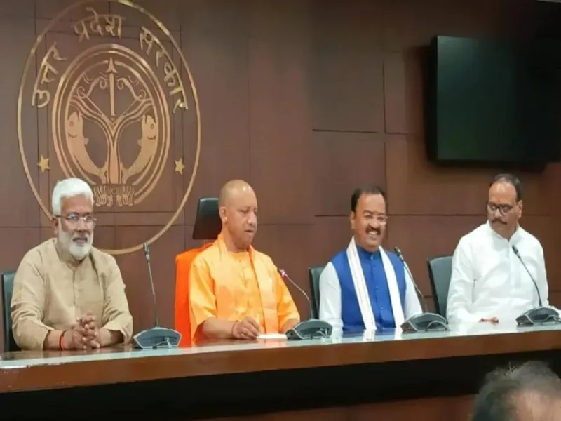 लखनऊ: यूपी सरकार की कैबिनेट बैठक शुरू, कई प्रस्तावों पर मिल सकती है मंजूरी 