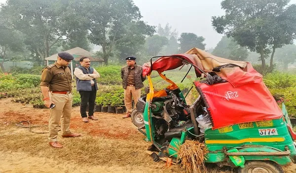 अमरोहा: अज्ञात वाहन ने टेंपो में मारी टक्कर, हादसे में 4 लोगों की मौत, एक की हालत गंभीर