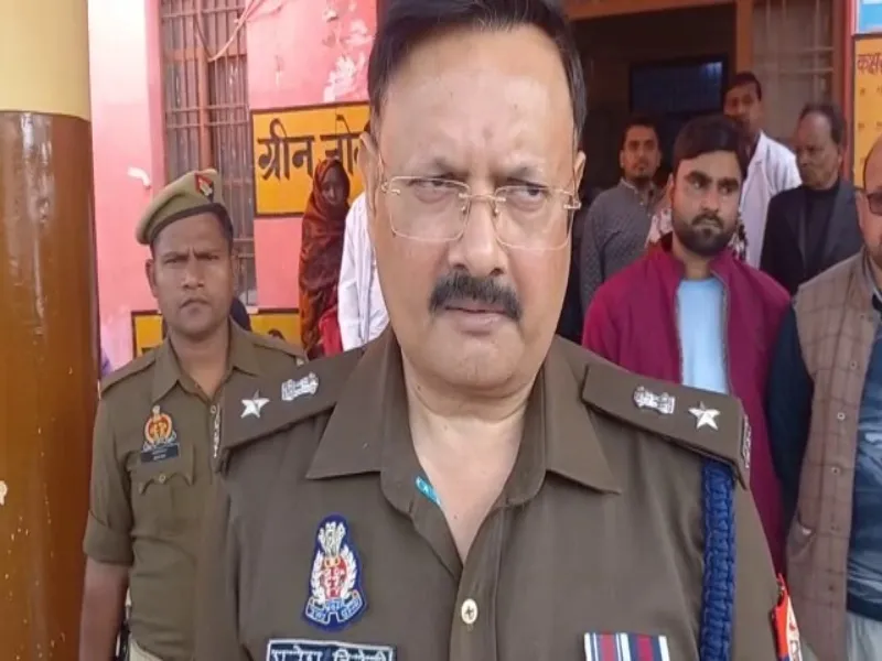 हरदोई: दिनदहाड़े तीन लाख की लूट से मचा हड़कंप, मौके पर खुद पहुंचे एसपी 