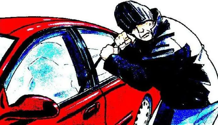 हल्द्वानी: कार से लाखों के जेवर और हजारों की नगदी उड़ाई  