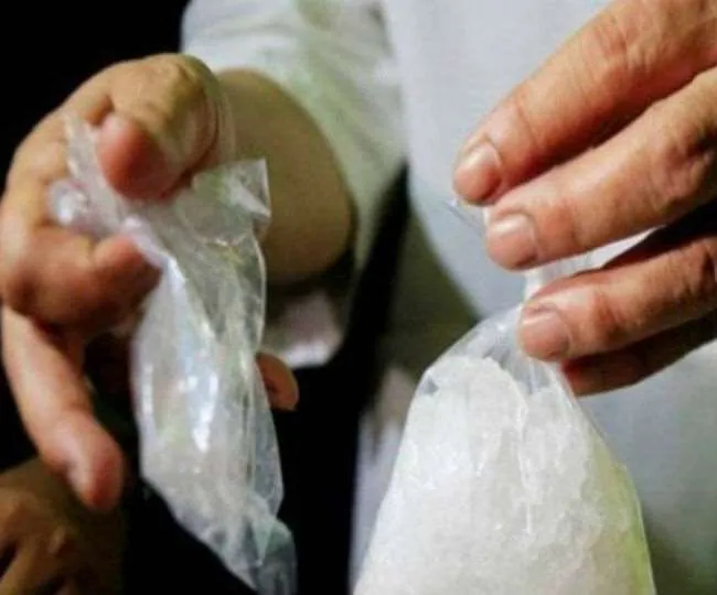 हल्द्वानी: कम कीमत पर खरीद कर पांच सौ की बेचता था एक पुड़िया 