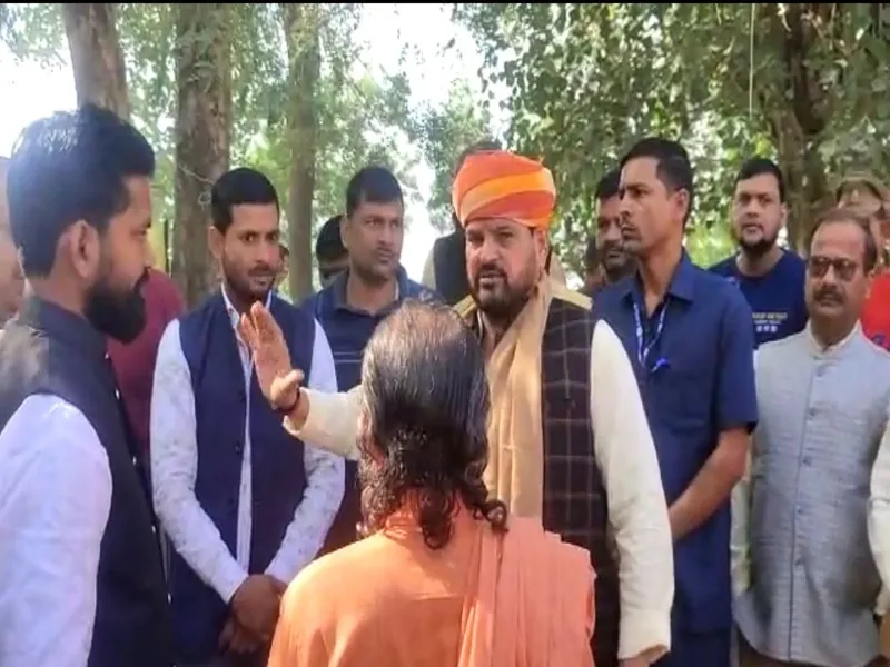 बीजेपी सांसद के बयान पर आचार्य बालकृष्ण का पलटवार, ट्वीट कर लिखा- खटराग अलापने वालों को उत्तर मिलेगा