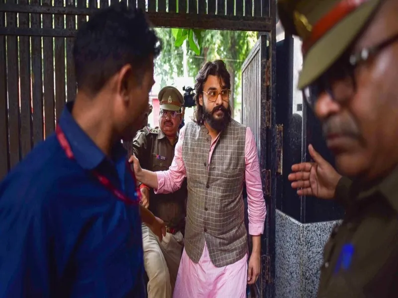 प्रयागराज: नैनी से चित्रकूट जेल भेजा गया अब्बास अंसारी 