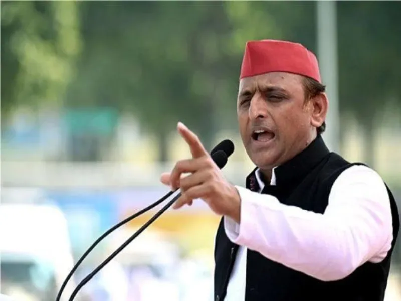 मैनपुरी में अखिलेश ने किया प्रचार, बोले- हमारे बनाये स्टेडियम में ही योगी सरकार ने ली शपथ 