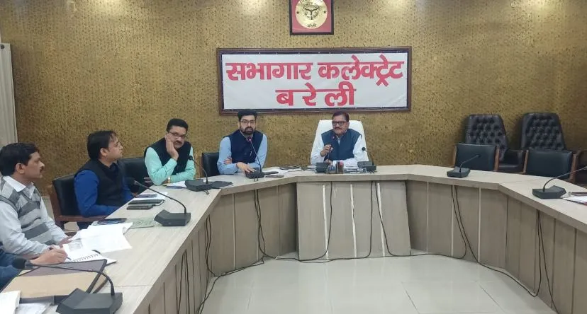 बरेली: एनआरसी में बच्चों को न भेजने वाले अधिकारियों का कटेगा वेतन- डीएम