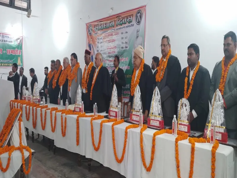 संविधान का रक्षक है अधिवक्ता :पांडेय  
