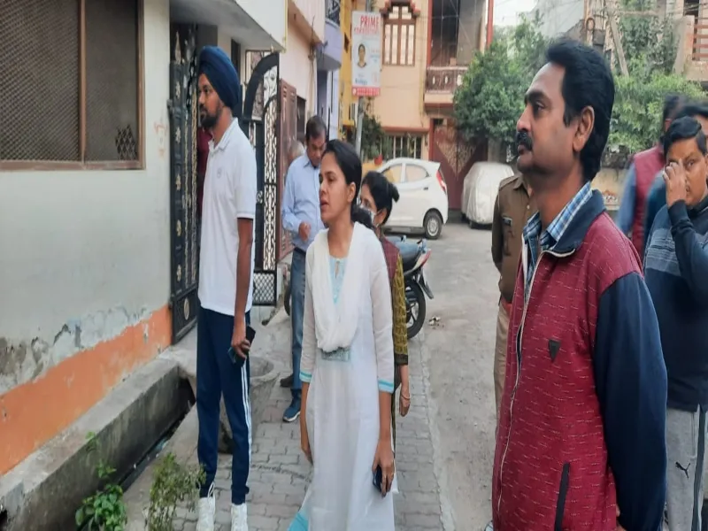 लखनऊ: मंडलायुक्त ने लिया सफाई व्यवस्था का जायजा, दिए निर्देश 