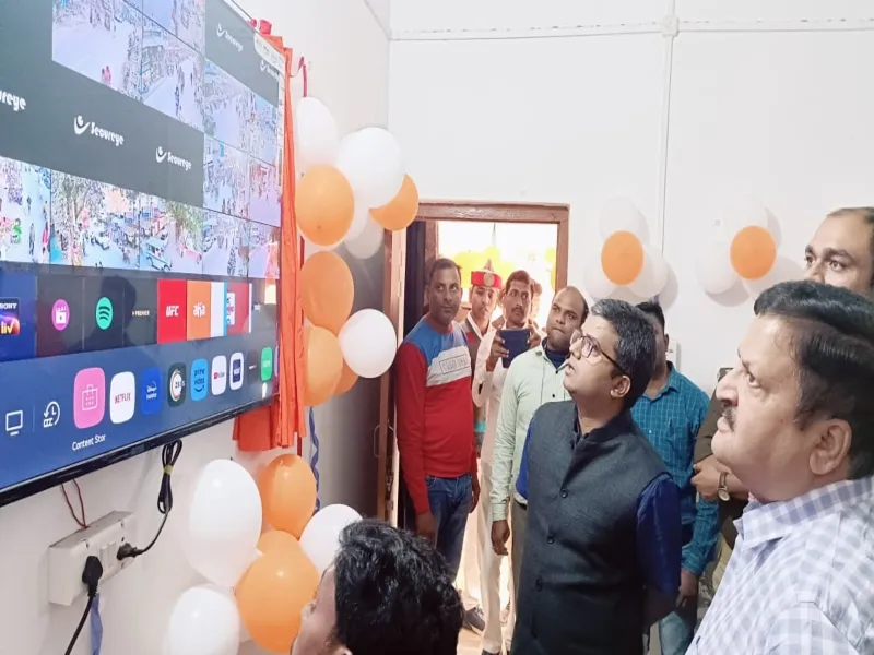 सीसीटीवी कैमरे की नजर में रहेगा गौराबादशाहपुर नगर पंचायत :डीएम