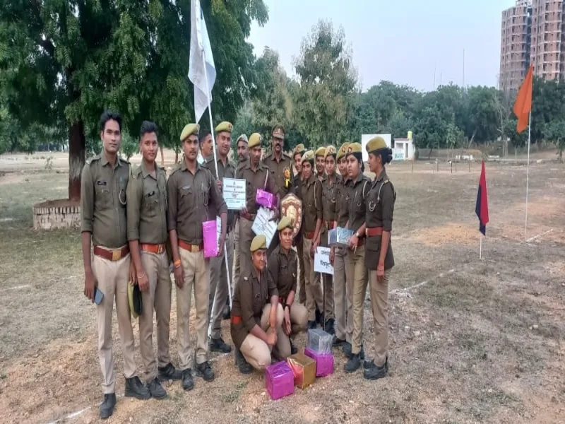 चित्रकूट: हमीरपुर के एसआई राजेश को मिला बेस्ट फायरर का खिताब 