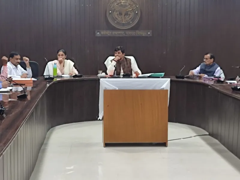 चित्रकूट: पीसीएफ केंद्रों पर खरीद न शुरू होने पर जिलाधिकारी नाराज