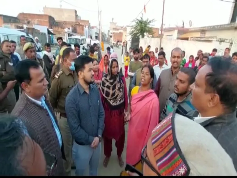 बहराइच: दुष्कर्म पीड़िता की लखनऊ में हुई मौत, प्रशासन के मनाने पर काफी देर बाद परिजनों ने किया अंतिम संस्कार