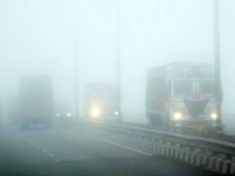 लखनऊ: पारा गिरने से और बढ़ेगी ठंड, सुबह छाया कोहरा  