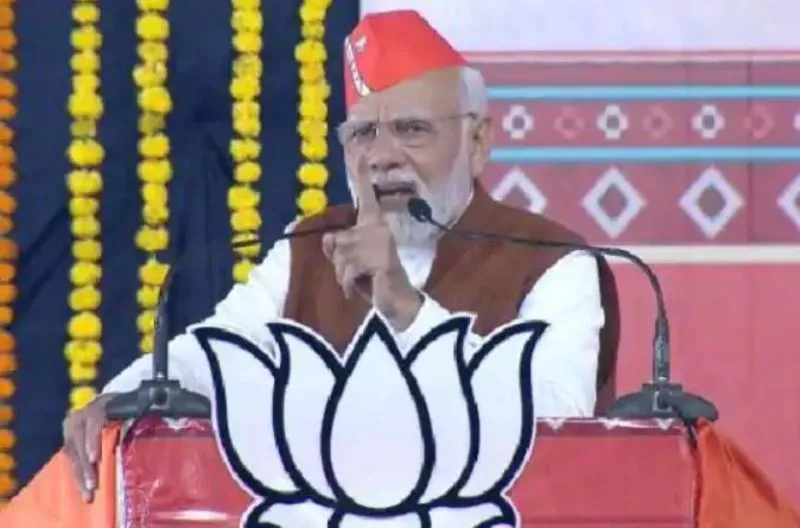 मिशन गुजरात में मोदी, राहुल पर निशाना, बोले- कांग्रेस के एक नेता को उस महिला के साथ पदयात्रा करते हुए देखा....