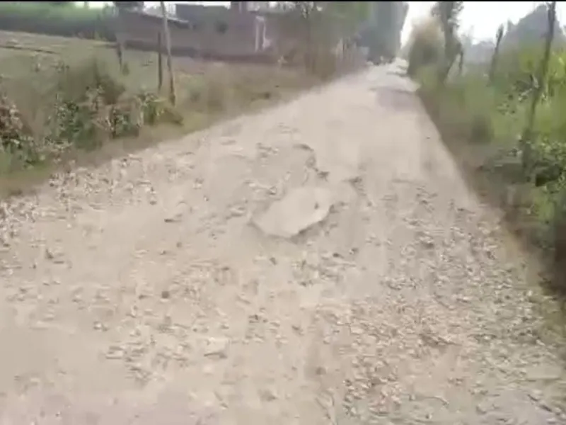 अयोध्या: गड्ढामुक्त अभियान बेअसर, नहीं सुधर रही सड़कों की हालत