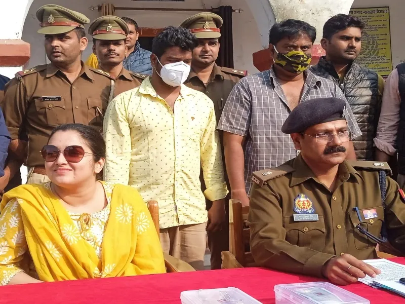 अयोध्या: भोजपुरी स्टार आम्रपाली दुबे का कीमती सामान चुराने वाले तमिलनाडु के दो आरोपी गिरफ्तार 