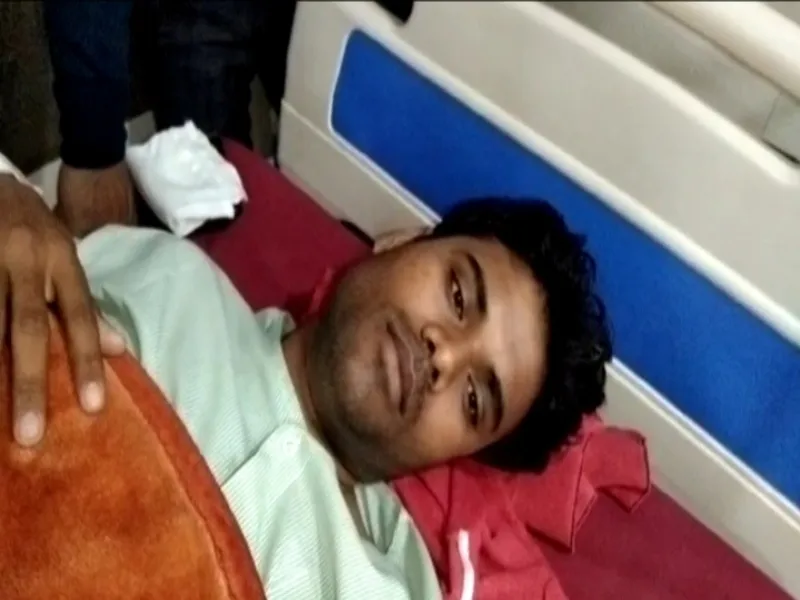 रायबरेली: बाइक सवार युवक के पैर को छेदकर पार हुई लोहे की सरिया , हालत गंभीर