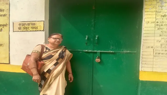 हमीरपुर: सहजना आंगनबाड़ी कार्यकत्री की सेवा समाप्ति की संस्तुति