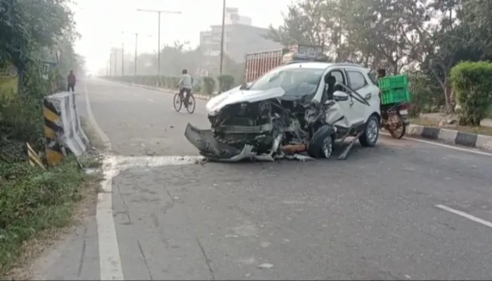 रायबरेली: तेज रफ्तार कार हाइवे पर पुलिया से टकराई , चालक की हालत गंभीर