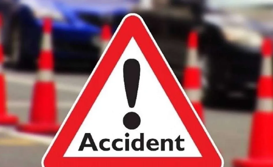 नेशनल हाईवे पर अज्ञात वाहन की टक्कर से बाइक सवार दो लोगों की मौत, एक घायल 